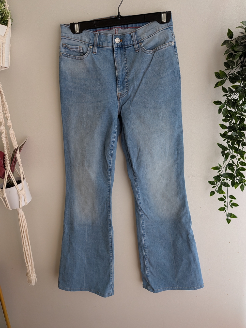 Tommy Hilfiger High Rise Curve Flare Light Blue Jeans In Excellent Condition